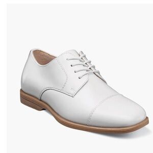 REVEAL JR. 
Boys Cap Toe Oxford- boys size 4 M